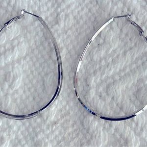 Excellent condition hoop earrings never worn ❤️ From Express